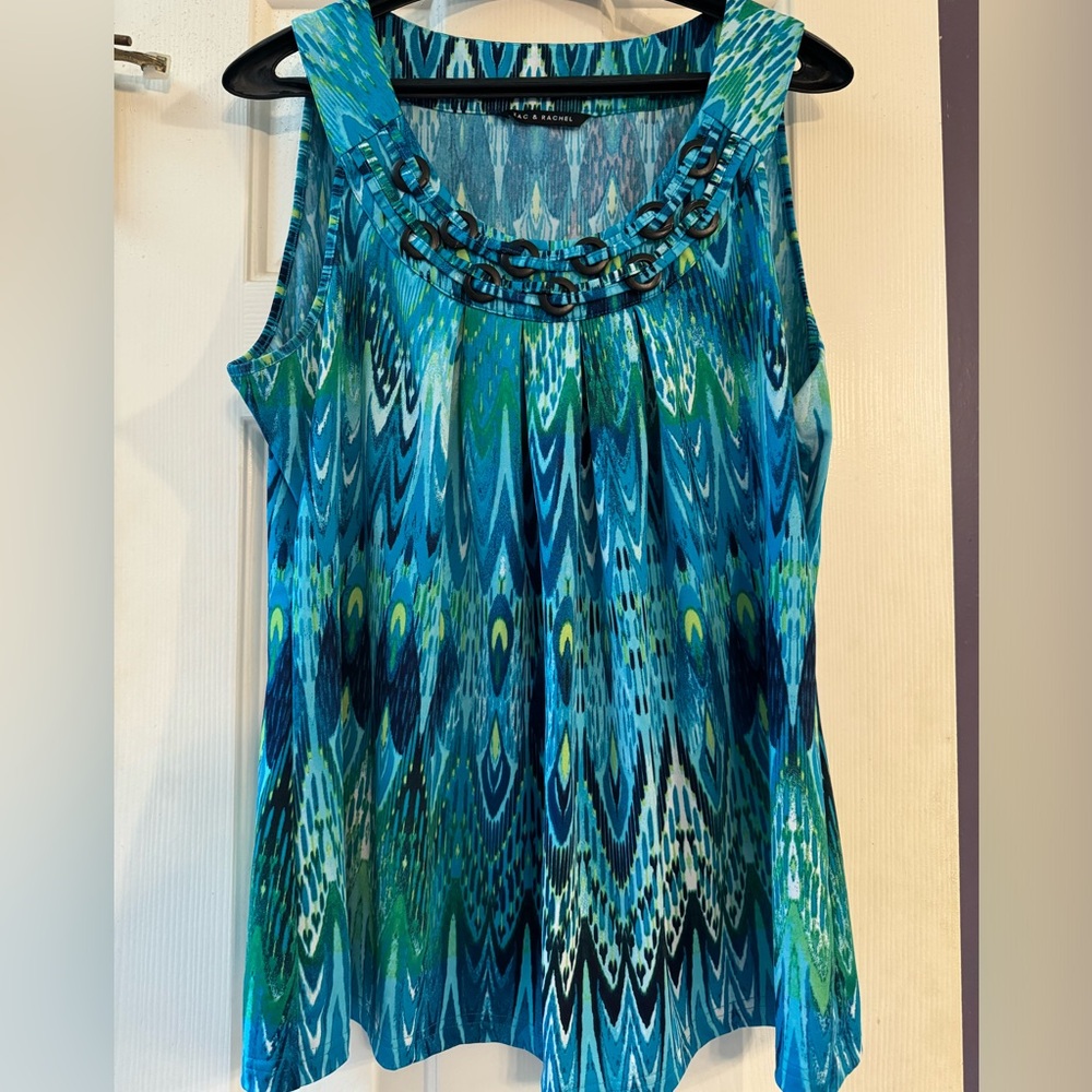 Sleeveless tunic